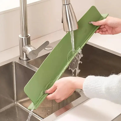 Silicone Sink Splash Guard – Flexible Faucet Water Catcher